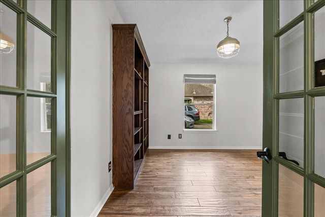 111 S Laguna Pointe Drive, League City, TX 77573