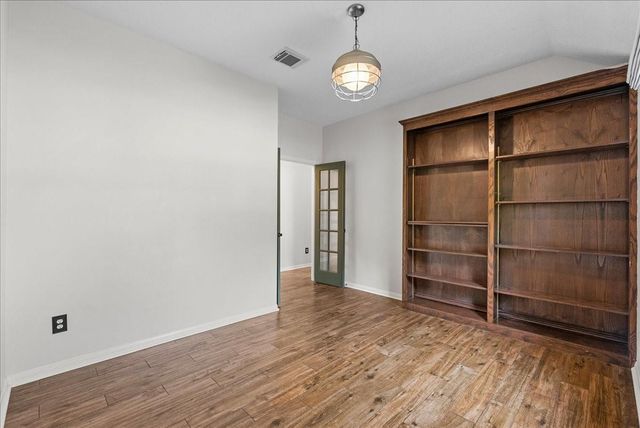 111 S Laguna Pointe Drive, League City, TX 77573