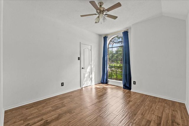 111 S Laguna Pointe Drive, League City, TX 77573