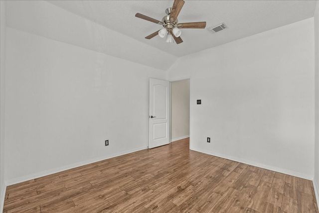 111 S Laguna Pointe Drive, League City, TX 77573