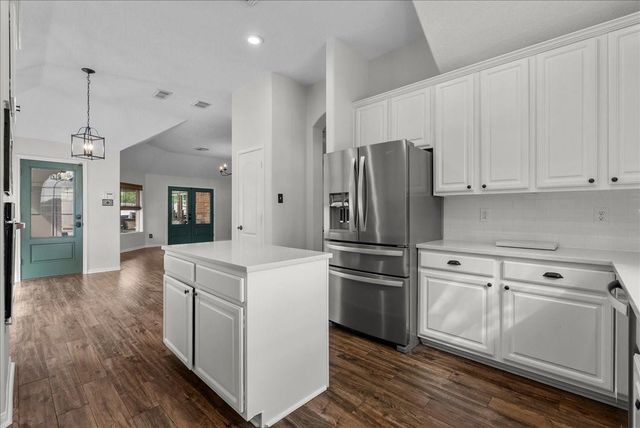 111 S Laguna Pointe Drive, League City, TX 77573