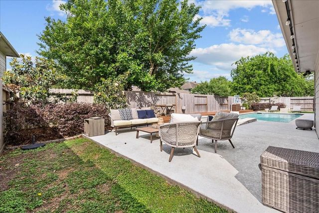 111 S Laguna Pointe Drive, League City, TX 77573