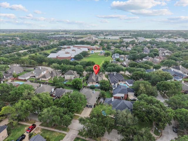111 S Laguna Pointe Drive, League City, TX 77573
