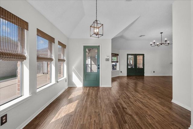 111 S Laguna Pointe Drive, League City, TX 77573