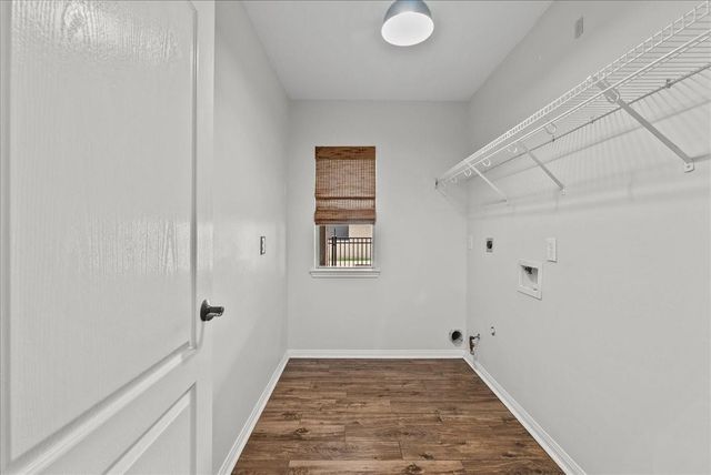 111 S Laguna Pointe Drive, League City, TX 77573