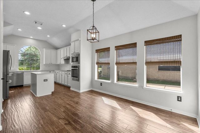 111 S Laguna Pointe Drive, League City, TX 77573