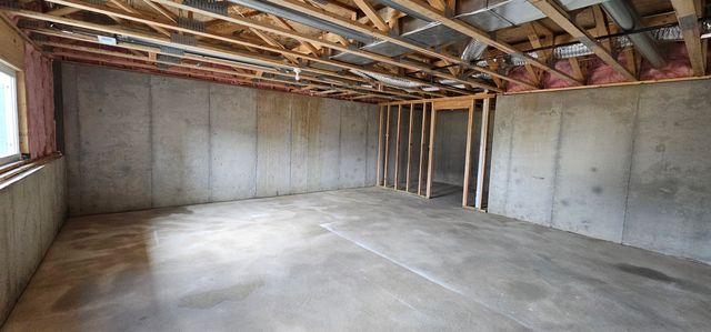 1911 S Lynnrae St, Wichita, KS 67207