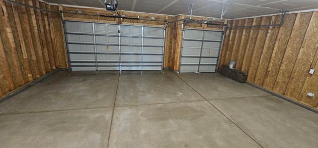 1911 S Lynnrae St, Wichita, KS 67207