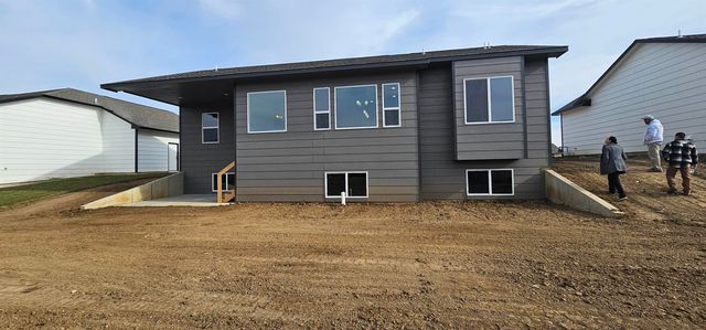 1911 S Lynnrae St, Wichita, KS 67207