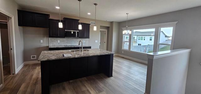 1911 S Lynnrae St, Wichita, KS 67207