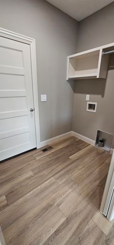 1911 S Lynnrae St, Wichita, KS 67207