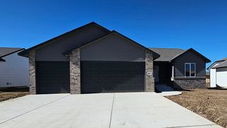 1911 S Lynnrae St, Wichita, KS 67207