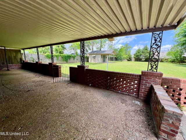 111 E Gresham Street, Indianola, MS 38751