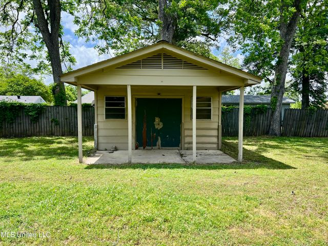 111 E Gresham Street, Indianola, MS 38751