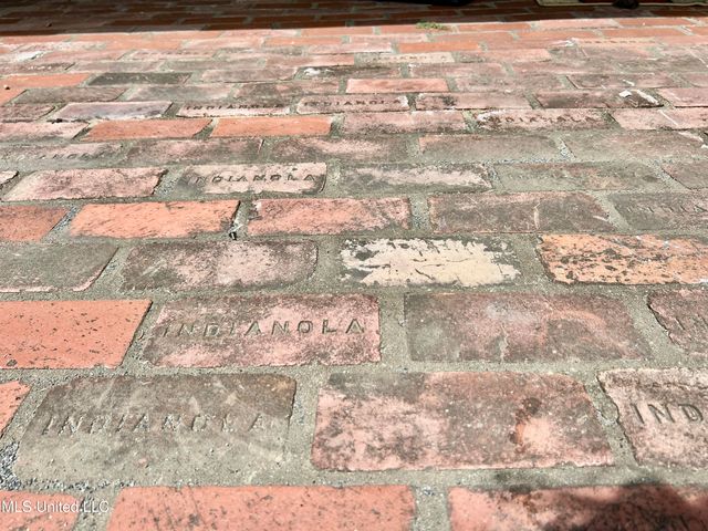 111 E Gresham Street, Indianola, MS 38751