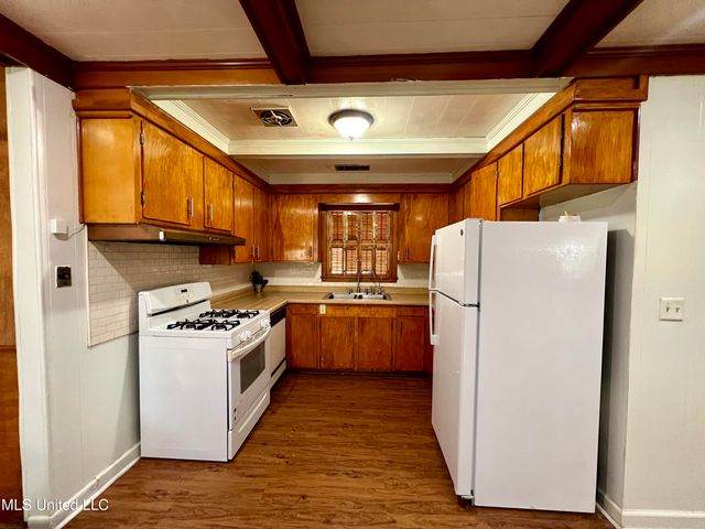 111 E Gresham Street, Indianola, MS 38751