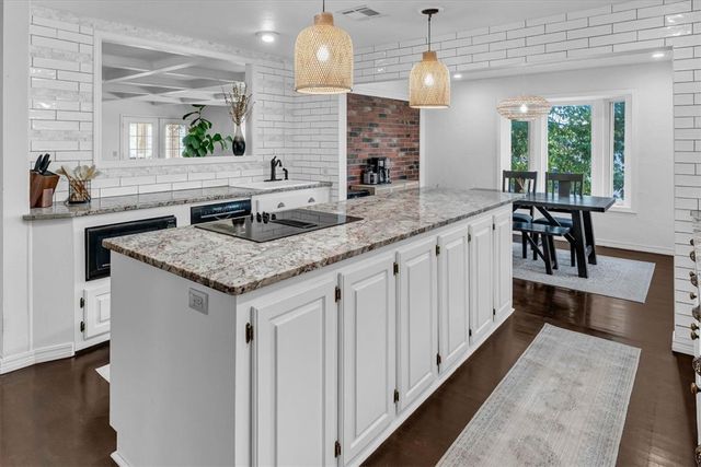 501 Fairway Circle, Springdale, AR 72764