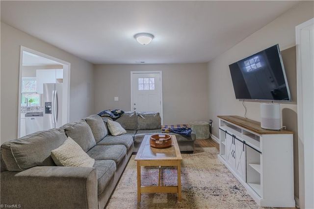 386 Lovers Lane, Mount Airy, NC 27030