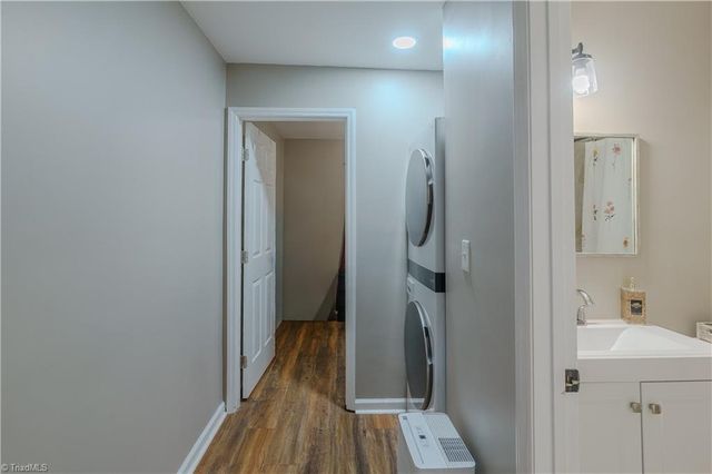 386 Lovers Lane, Mount Airy, NC 27030