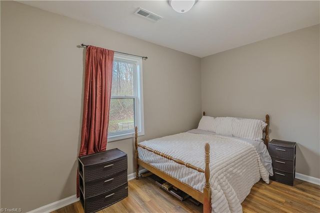 386 Lovers Lane, Mount Airy, NC 27030