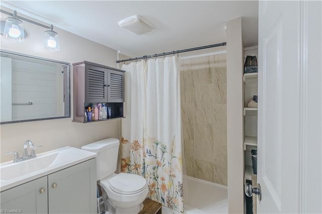 386 Lovers Lane, Mount Airy, NC 27030