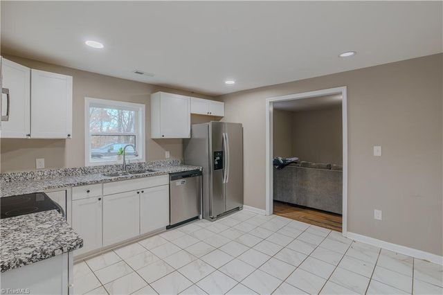 386 Lovers Lane, Mount Airy, NC 27030