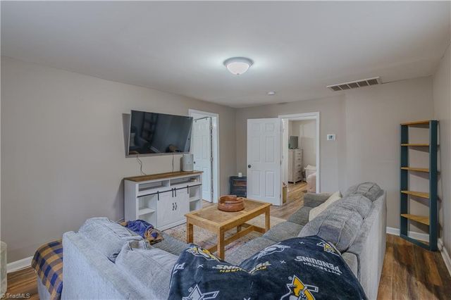 386 Lovers Lane, Mount Airy, NC 27030