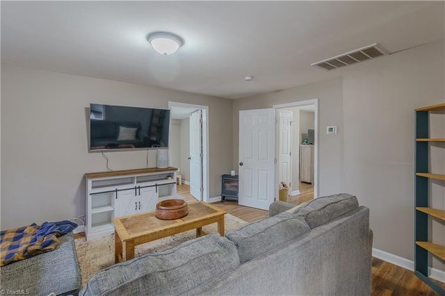 386 Lovers Lane, Mount Airy, NC 27030