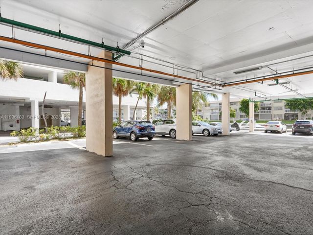 437 NE Golden Isles Dr 9H, Hallandale Beach, FL 33009