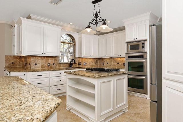 38 Eagle Terrace, The Woodlands, TX 77381