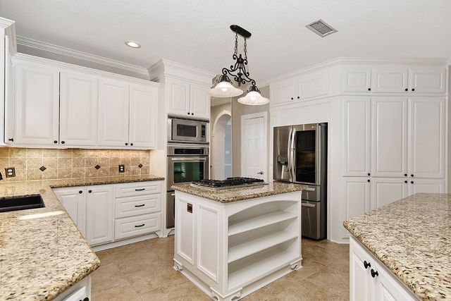 38 Eagle Terrace, The Woodlands, TX 77381