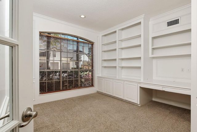 38 Eagle Terrace, The Woodlands, TX 77381