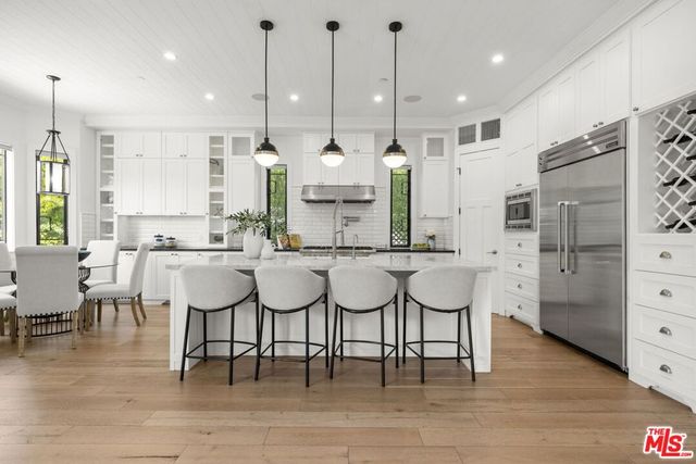3043 Greenfield Avenue, Los Angeles, CA 90034