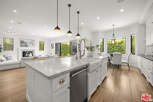3043 Greenfield Avenue, Los Angeles, CA 90034