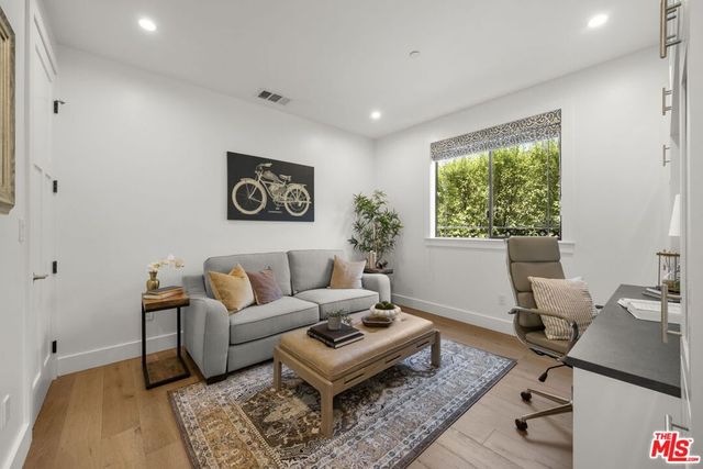3043 Greenfield Avenue, Los Angeles, CA 90034