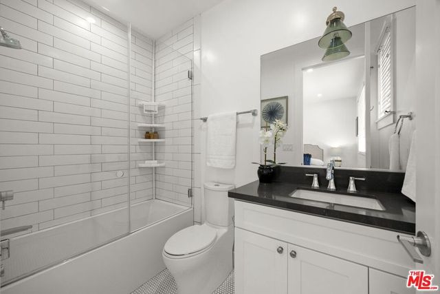 3043 Greenfield Avenue, Los Angeles, CA 90034