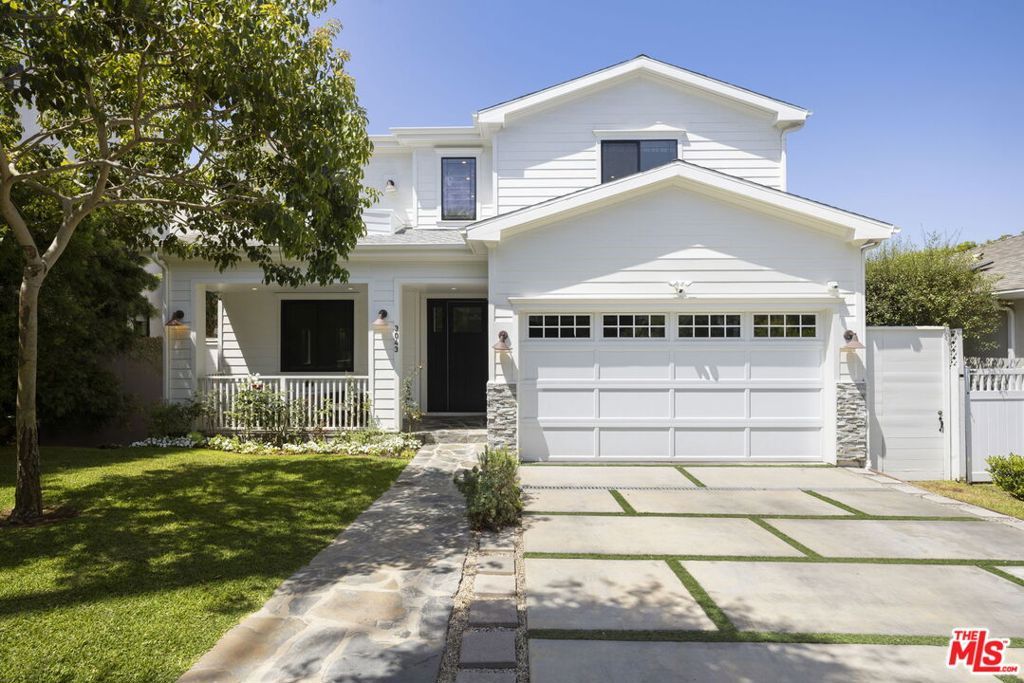 Image 2 of property listing at 3043 Greenfield Avenue, Los Angeles, CA 90034