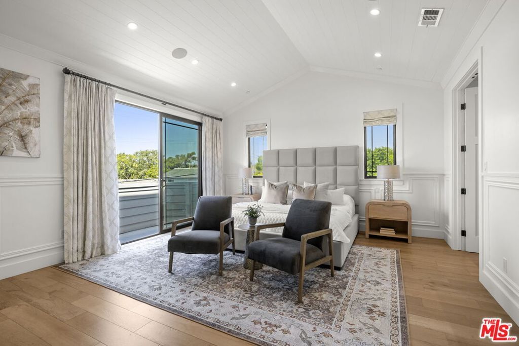 Image 20 of property listing at 3043 Greenfield Avenue, Los Angeles, CA 90034