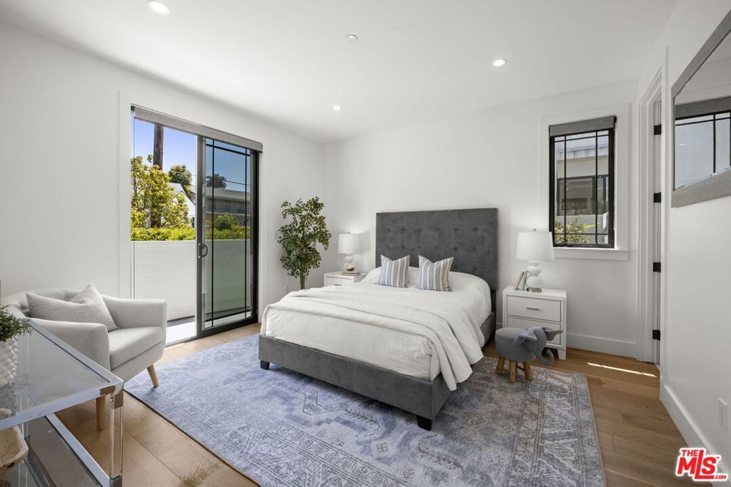 Image 30 of property listing at 3043 Greenfield Avenue, Los Angeles, CA 90034