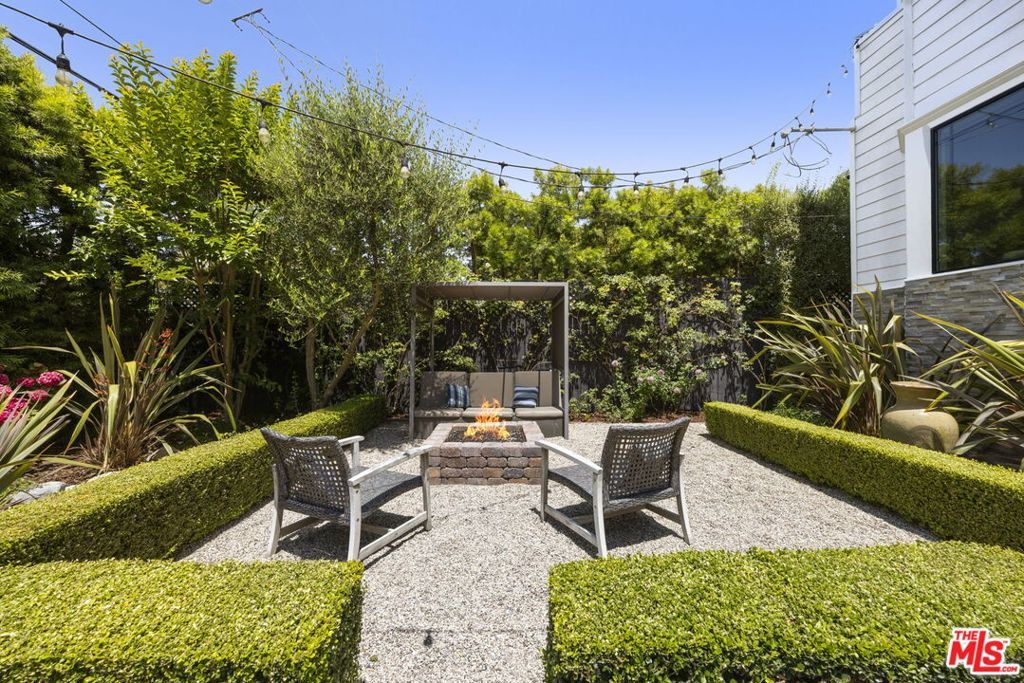 Image 34 of property listing at 3043 Greenfield Avenue, Los Angeles, CA 90034