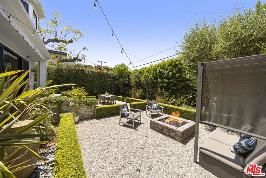Image 35 of property listing at 3043 Greenfield Avenue, Los Angeles, CA 90034