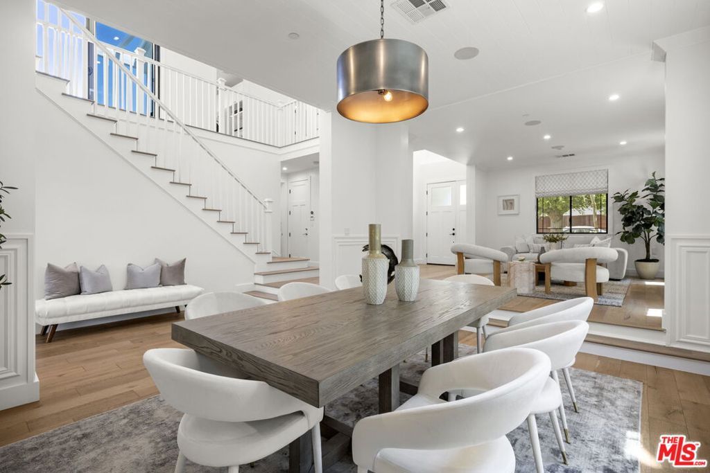 Image 7 of property listing at 3043 Greenfield Avenue, Los Angeles, CA 90034