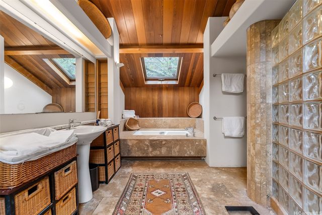 55-A Old Pali Place, Honolulu, HI 96817