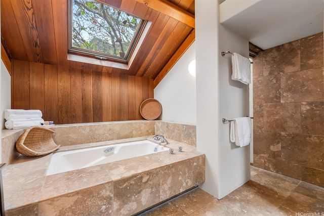 55-A Old Pali Place, Honolulu, HI 96817