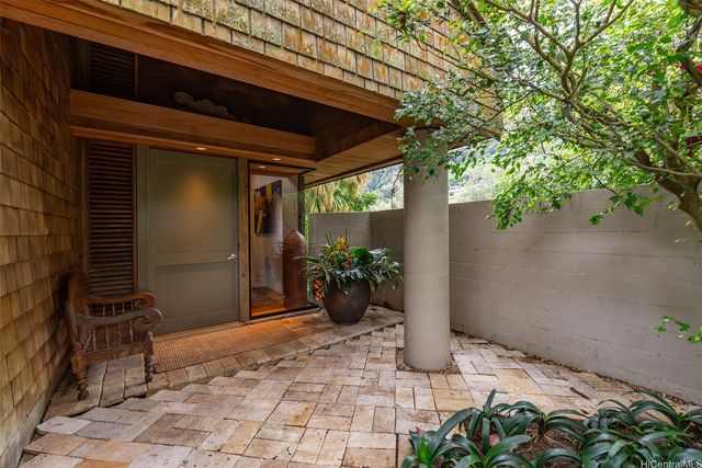 55-A Old Pali Place, Honolulu, HI 96817