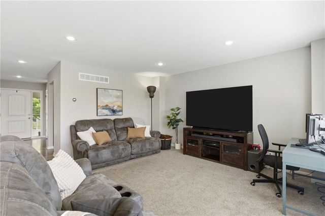 20125 E 24th Terrace Court S, Independence, MO 64057
