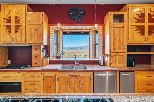 11275 N Benjamin Road, Kingman, AZ 86401