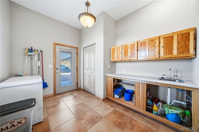 11275 N Benjamin Road, Kingman, AZ 86401