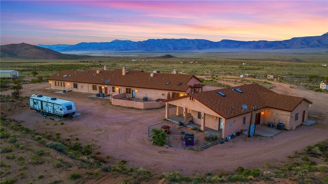 11275 N Benjamin Road, Kingman, AZ 86401