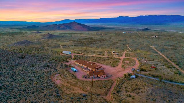 11275 N Benjamin Road, Kingman, AZ 86401